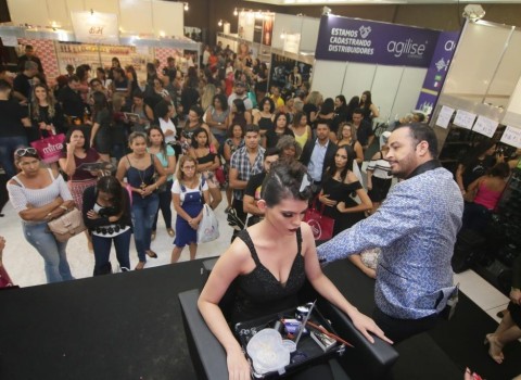 Feira comercial apresenta tendências para próxima temporada e as novidades da beleza nacional